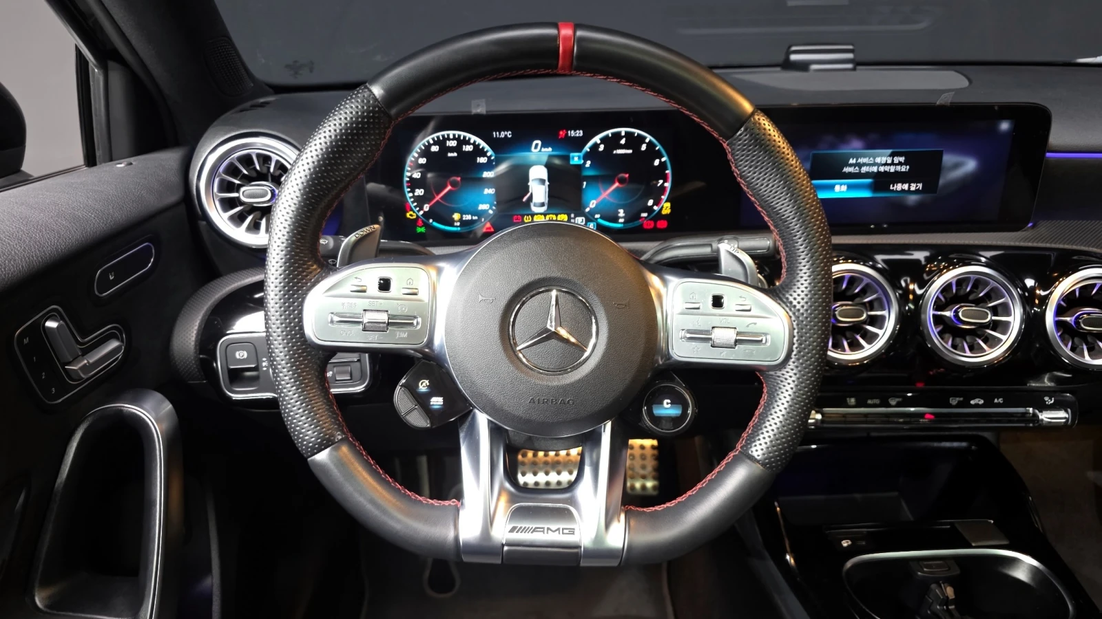 Mercedes-Benz A 35 4MATIC* КОЖА* ПОДГРЕВ* BURMASTER* , снимка 4 - Автомобили и джипове - 56112784