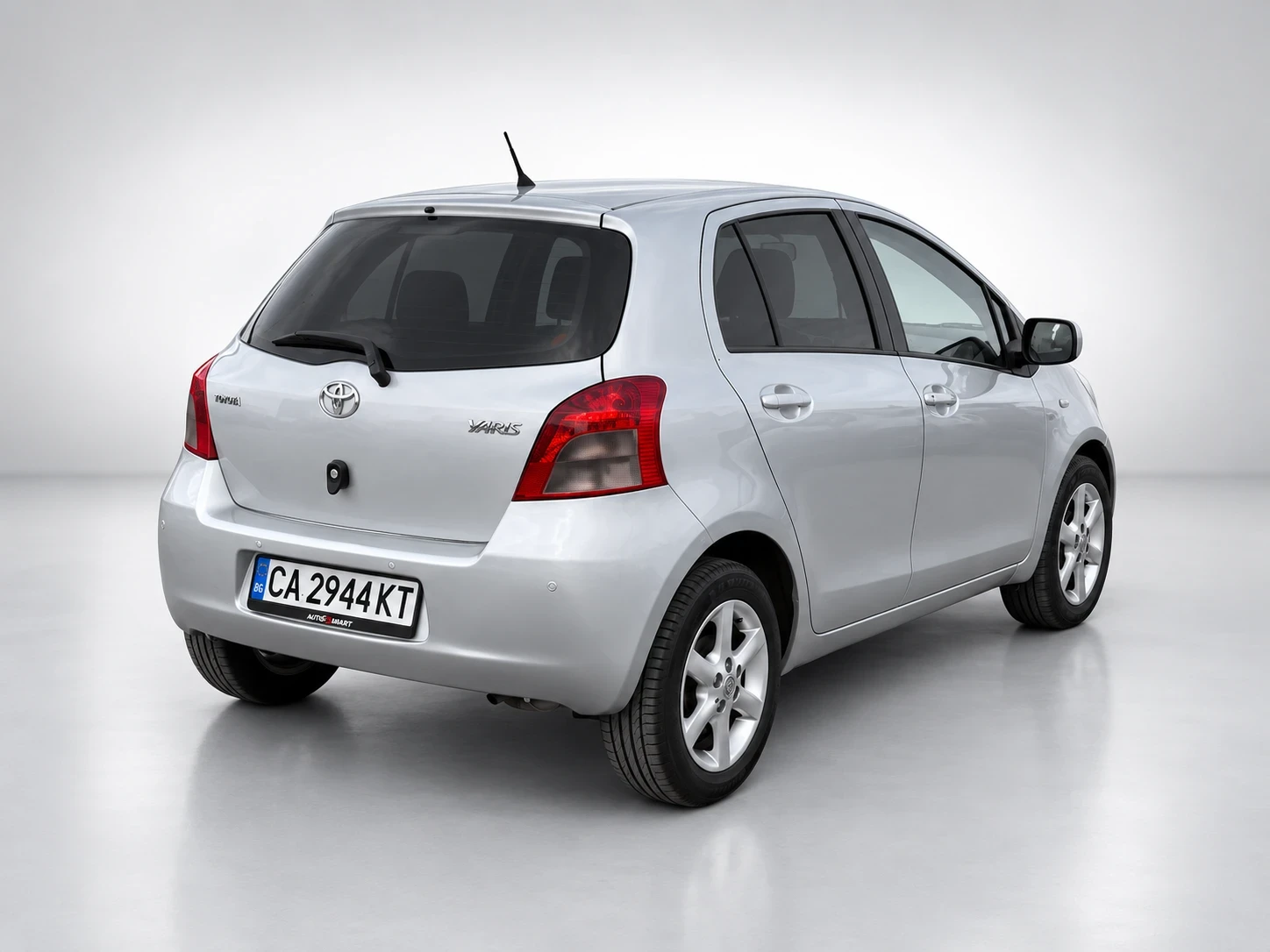 Toyota Yaris 1.4 D4D 70000km, снимка 6 - Автомобили и джипове - 56171544