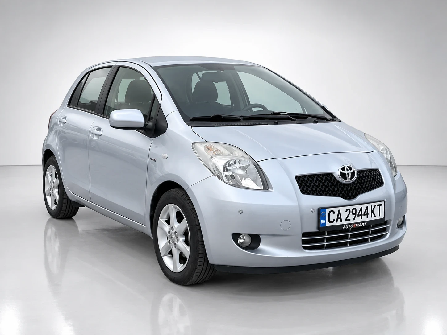 Toyota Yaris 1.4 D4D 70000km, снимка 2 - Автомобили и джипове - 56171544