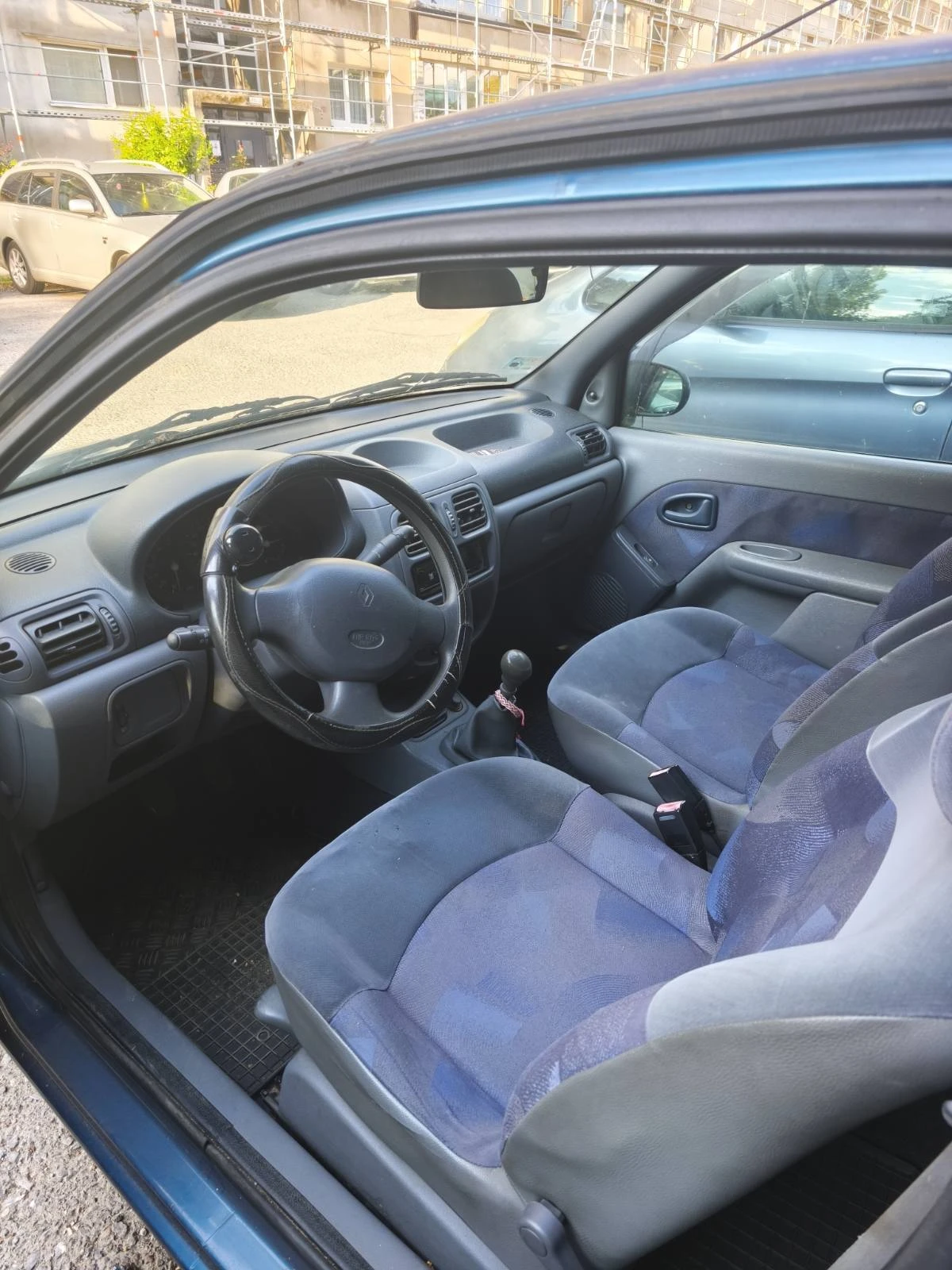Renault Clio 2, снимка 2 - Автомобили и джипове - 56389037