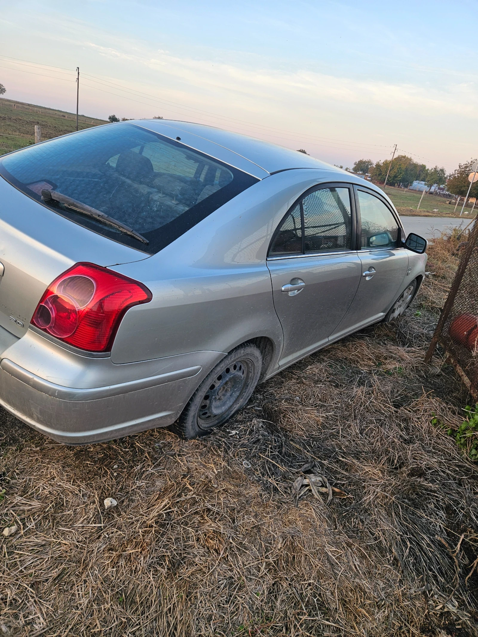 Toyota Avensis, снимка 5 - Автомобили и джипове - 56601467