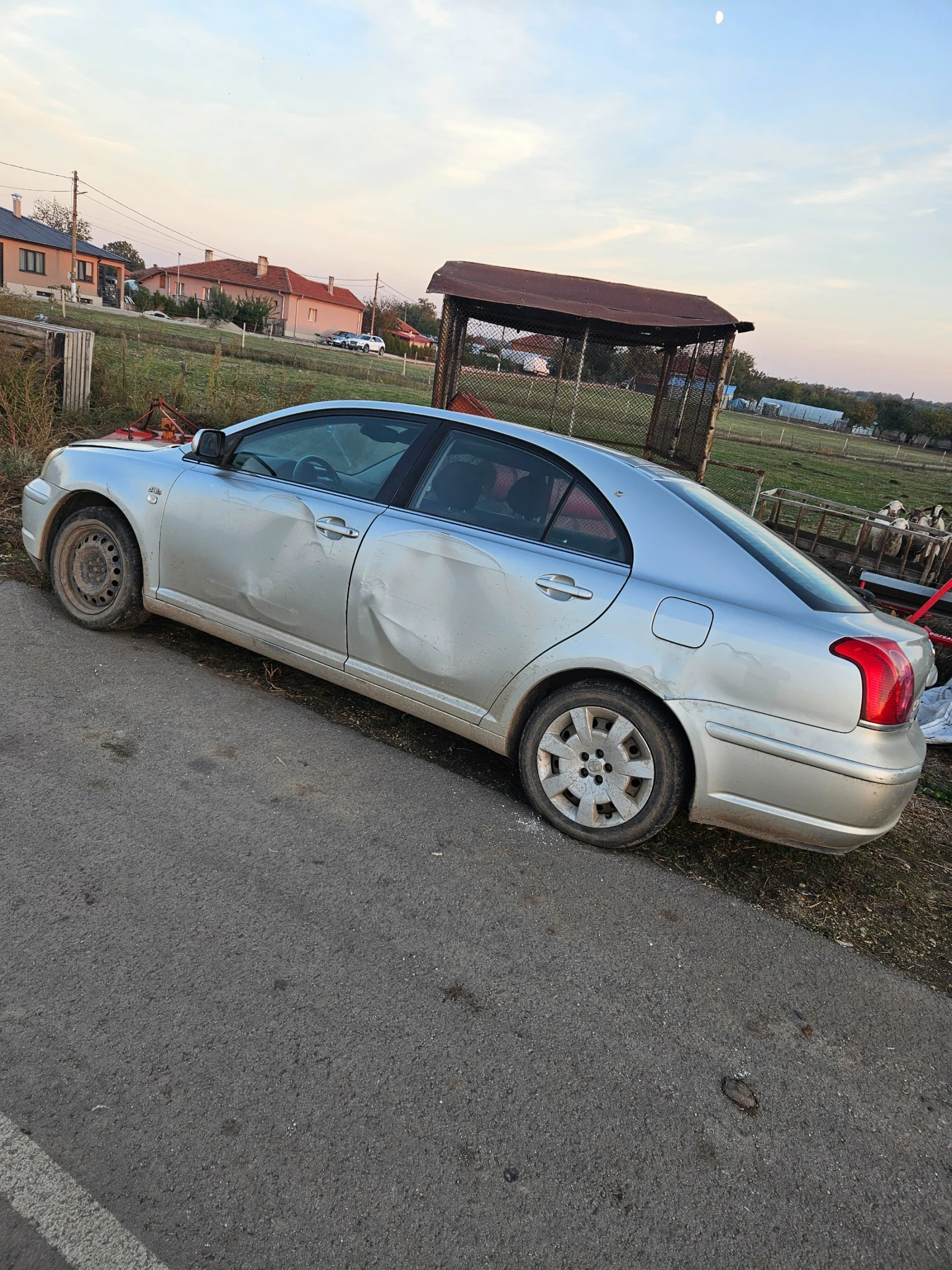 Toyota Avensis, снимка 4 - Автомобили и джипове - 56601467