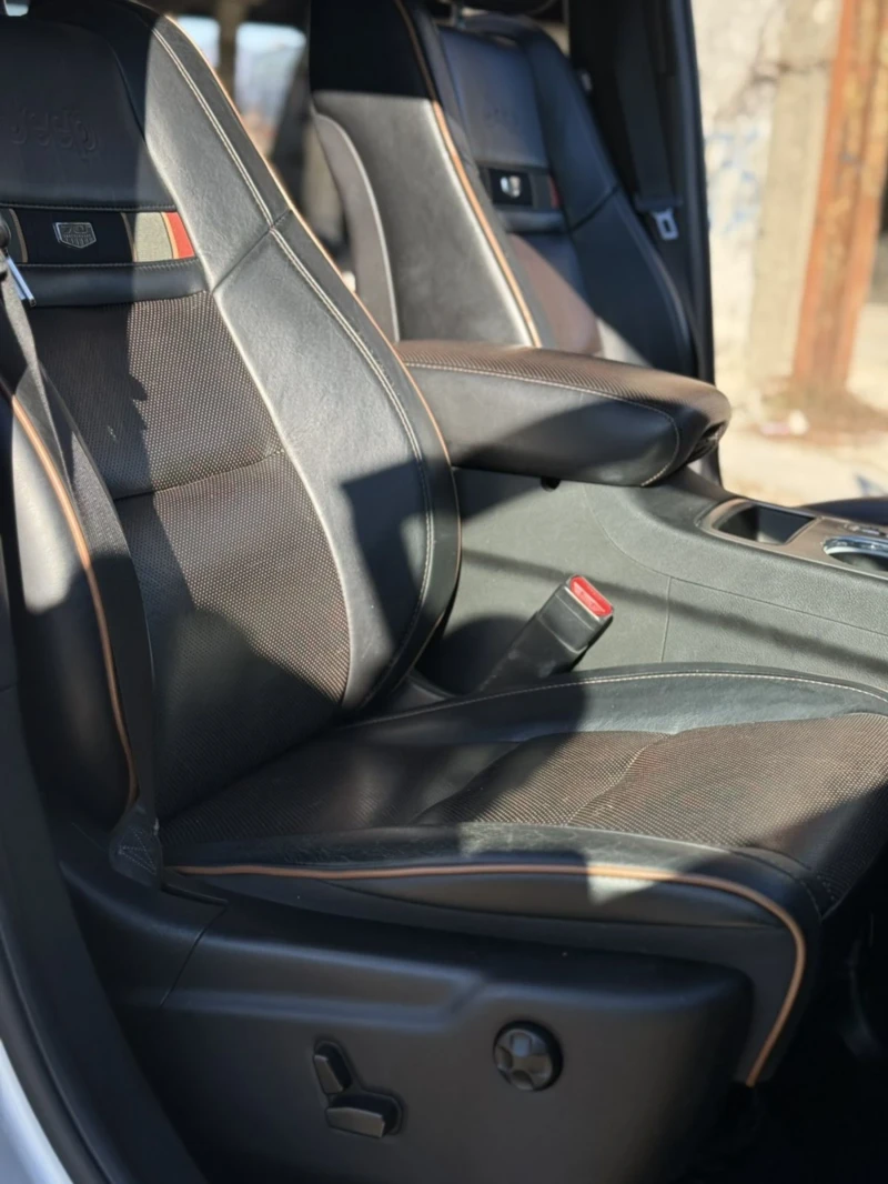 Jeep Grand cherokee Юбилеен , снимка 13 - Автомобили и джипове - 53063664