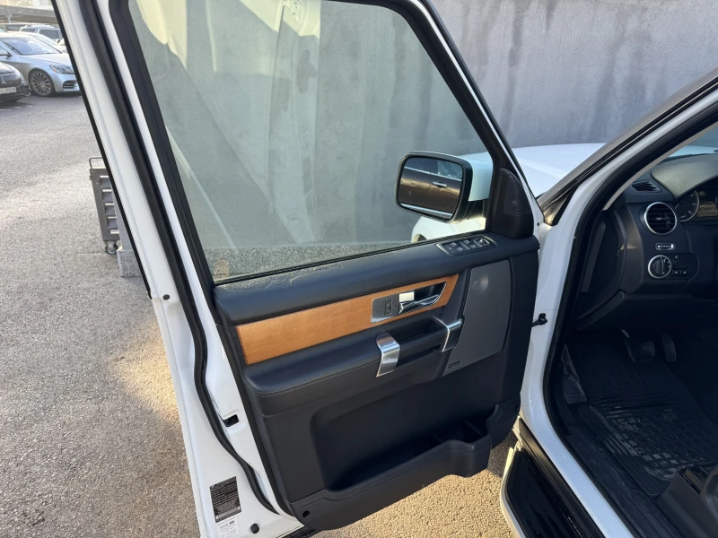 Land Rover Discovery 5.0L LR V8, снимка 8 - Автомобили и джипове - 53258747