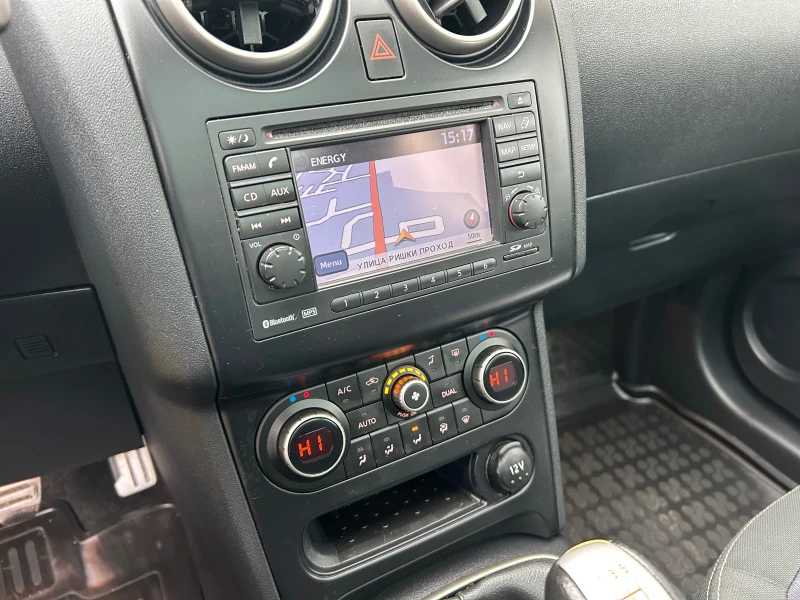 Nissan Qashqai 1.6i ПАНОРАМА КАМЕРА НАВИ, снимка 14 - Автомобили и джипове - 53431792