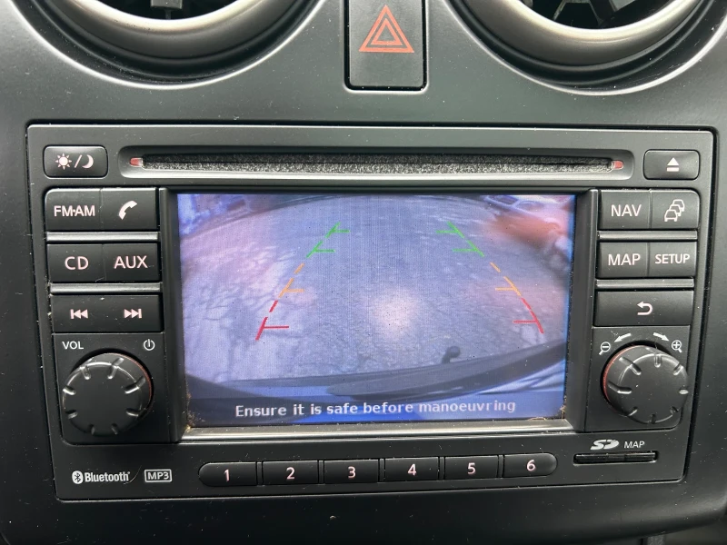 Nissan Qashqai 1.6i ПАНОРАМА КАМЕРА НАВИ, снимка 15 - Автомобили и джипове - 53431792