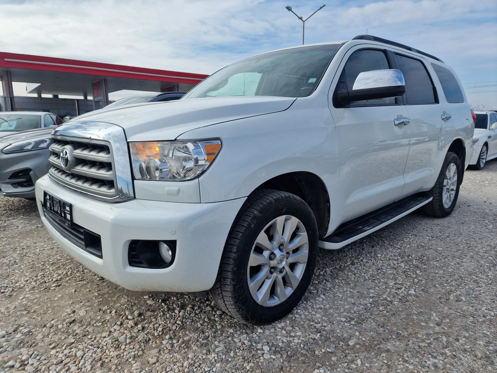 Toyota Sequoia PLATINUM 5.7 iForce - изображение 3