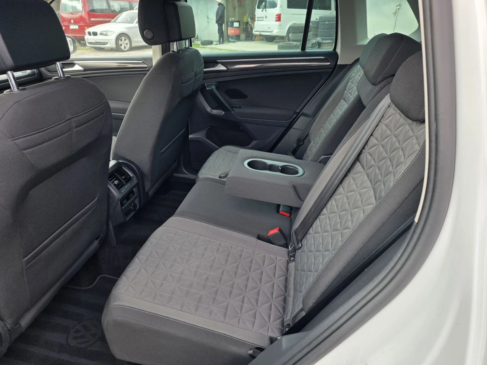 VW Tiguan 2, 0TDI/4motion/, снимка 9 - Автомобили и джипове - 53888942