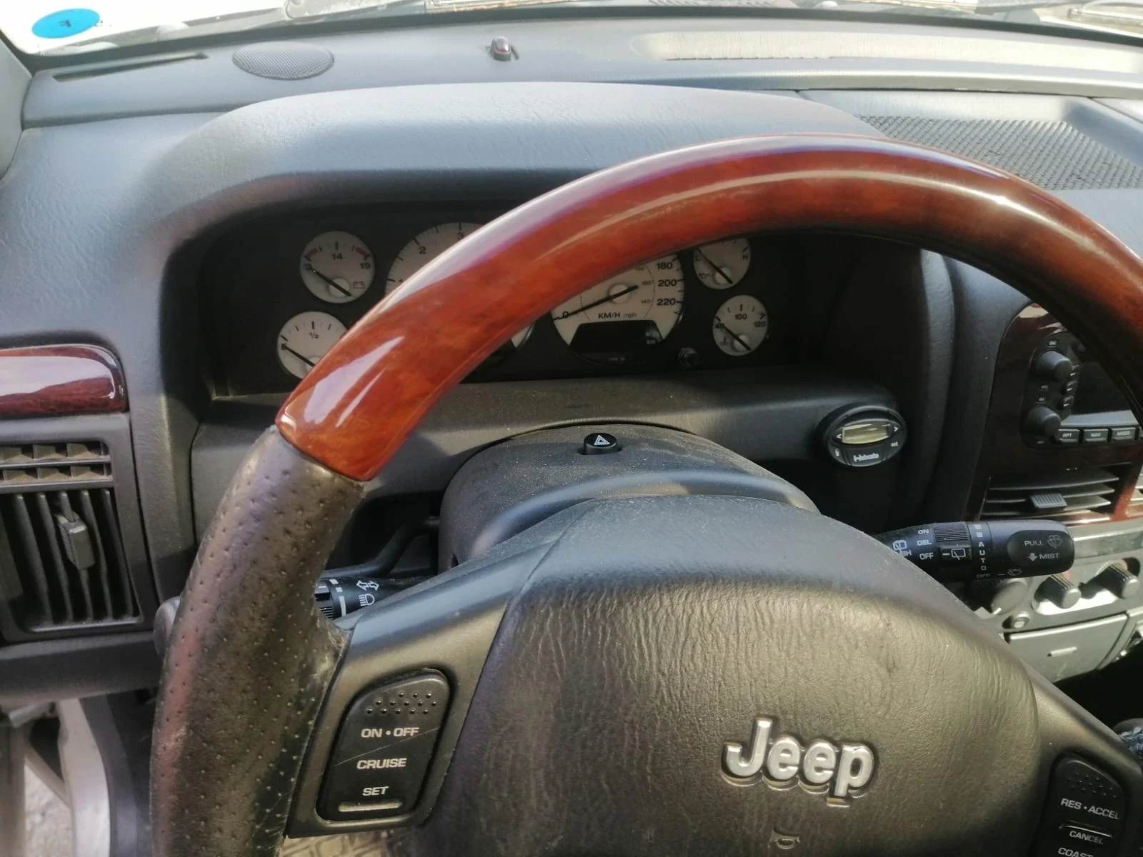 Jeep Grand cherokee 2.7 Grand Cherokee, снимка 7 - Автомобили и джипове - 53963934