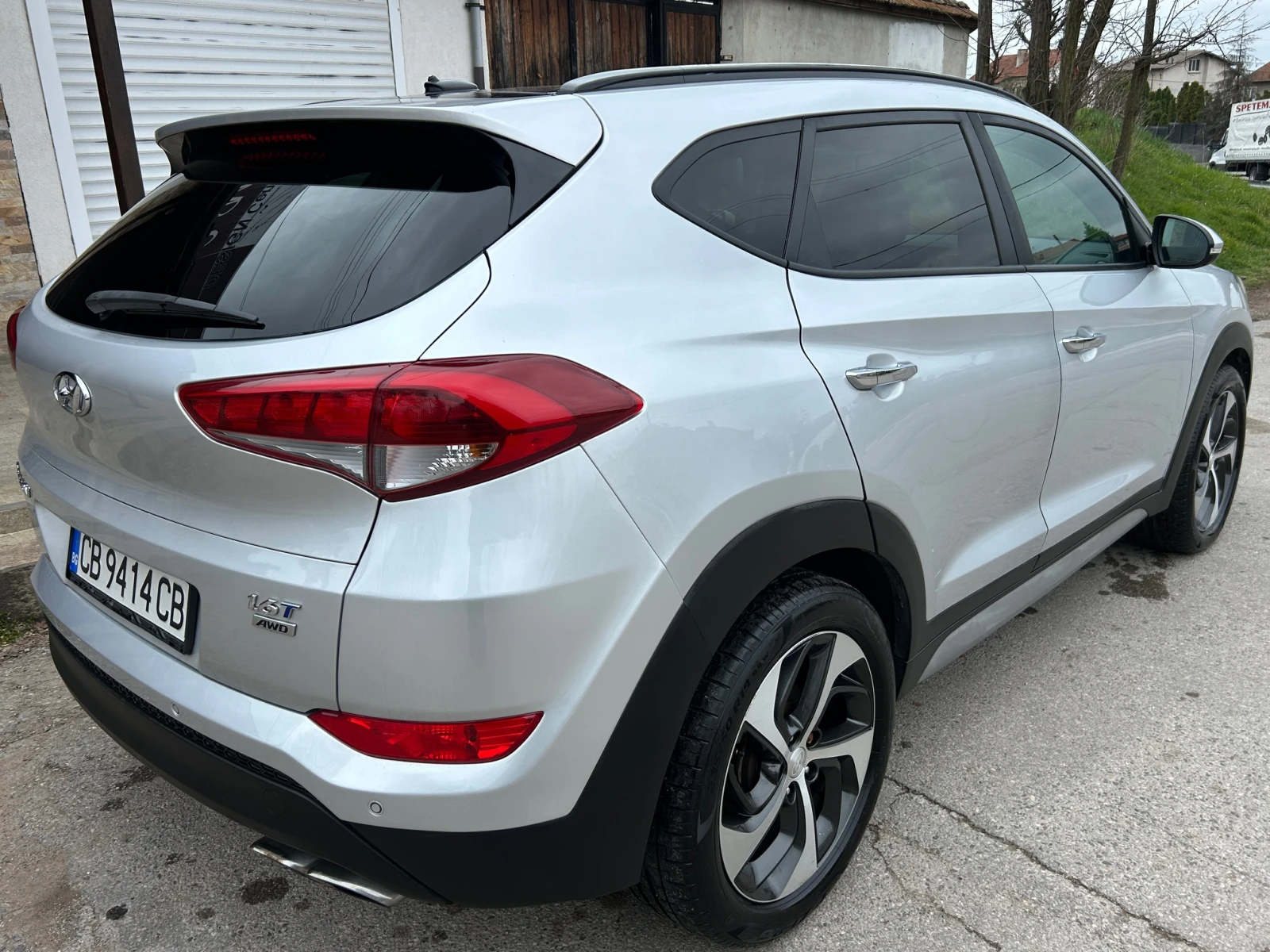 Hyundai Tucson 1.6T/4x4/Автомат, снимка 3 - Автомобили и джипове - 54116040