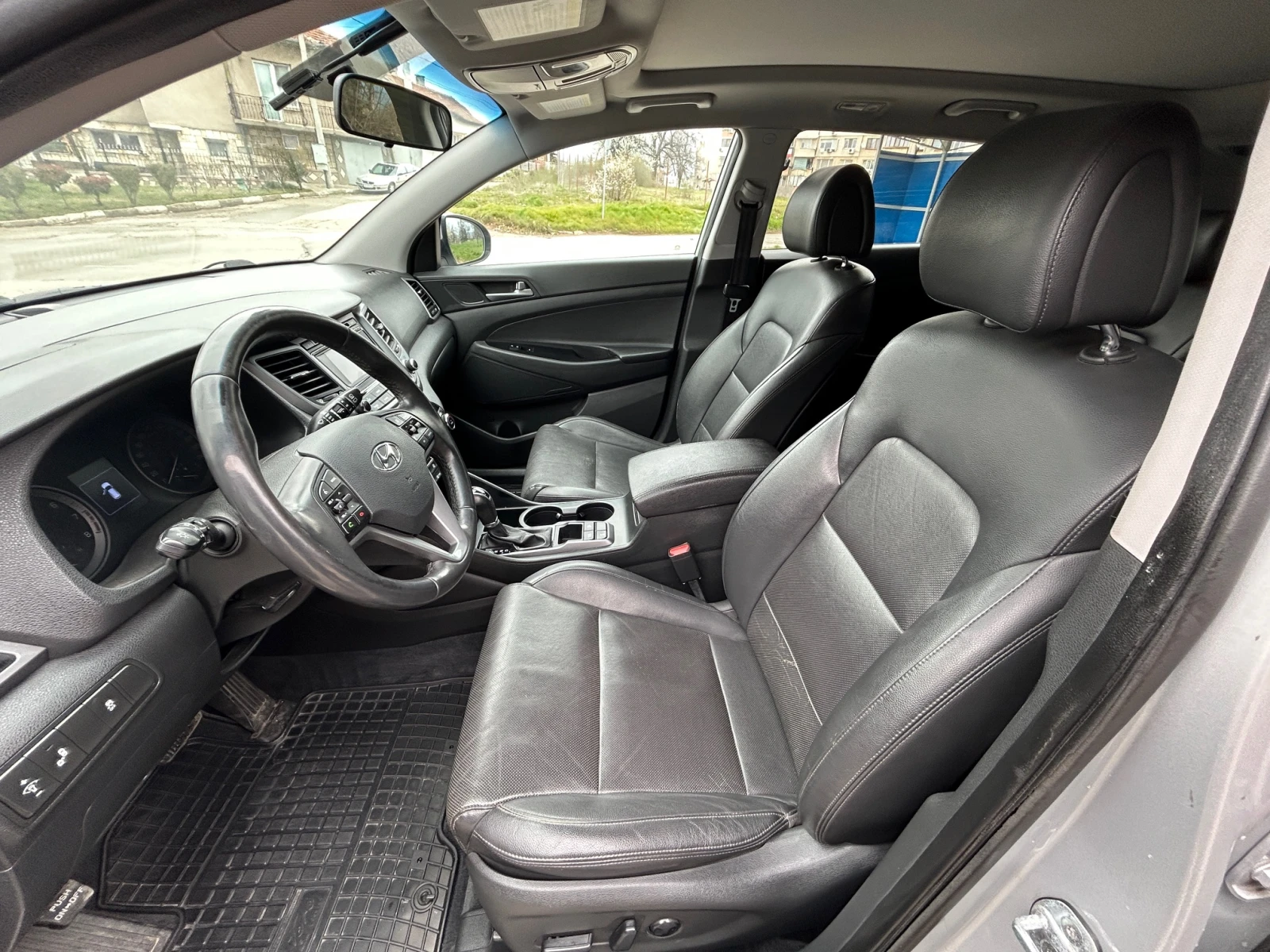Hyundai Tucson 1.6T/4x4/Автомат, снимка 9 - Автомобили и джипове - 54116040