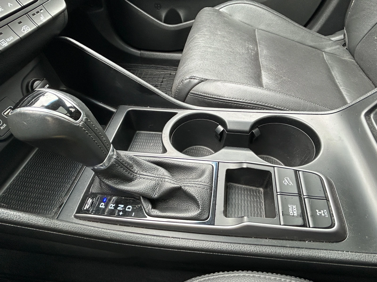 Hyundai Tucson 1.6T/4x4/Автомат, снимка 14 - Автомобили и джипове - 54116040