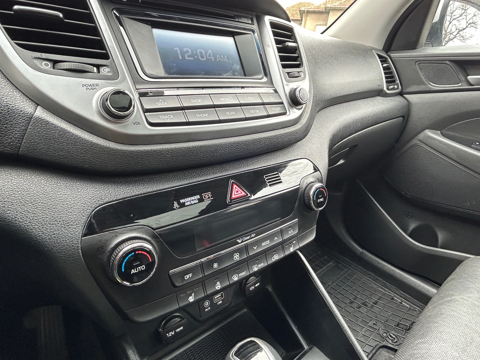 Hyundai Tucson 1.6T/4x4/Автомат, снимка 13 - Автомобили и джипове - 54116040