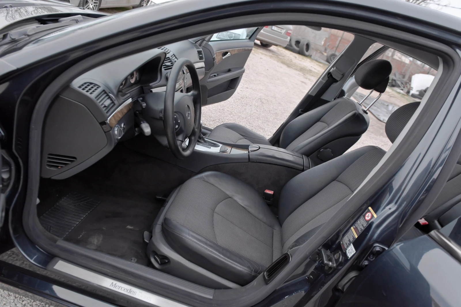 Mercedes-Benz E 220 Cdi Avangartde 150ks , снимка 8 - Автомобили и джипове - 54141954