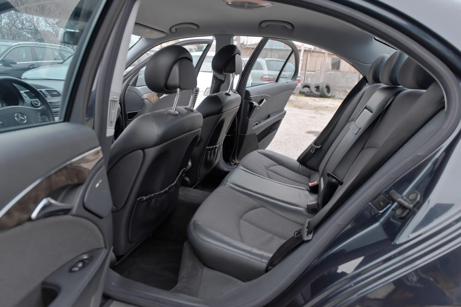 Mercedes-Benz E 220 Cdi Avangartde 150ks , снимка 9 - Автомобили и джипове - 54141954