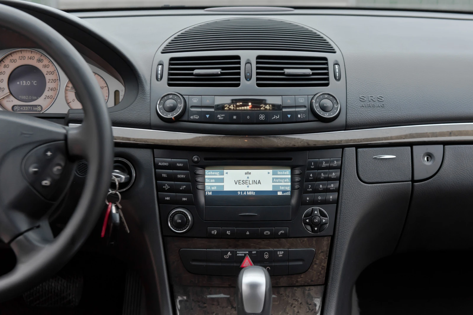 Mercedes-Benz E 220 Cdi Avangartde 150ks , снимка 16 - Автомобили и джипове - 54141954