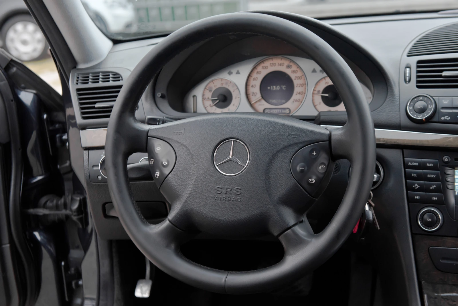 Mercedes-Benz E 220 Cdi Avangartde 150ks , снимка 14 - Автомобили и джипове - 54141954