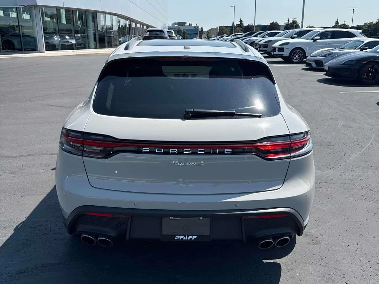 Porsche Macan * S * CARFAX * ГЛАВНО ПРЕДСТАВИТЕЛСТВО ПОРШЕ, снимка 4 - Автомобили и джипове - 55504514