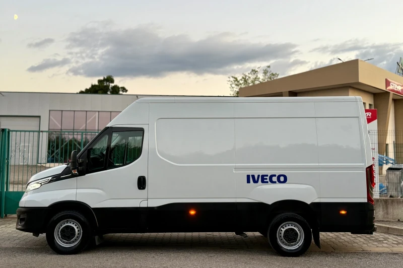 Iveco Daily 2.3d~160hp~HI-MATIC~FULL LED!, снимка 8 - Бусове и автобуси - 51576492