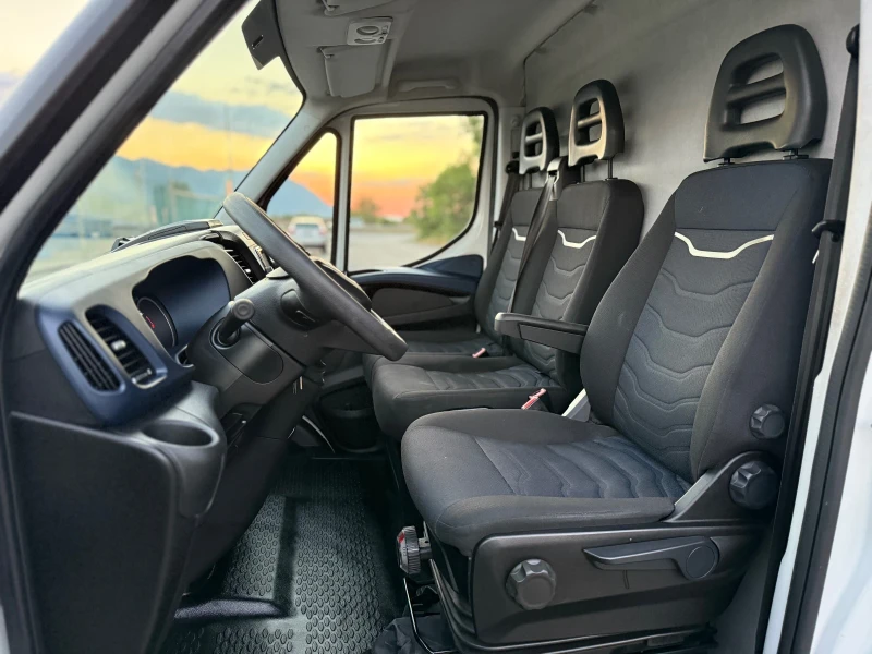 Iveco Daily 2.3d~160hp~HI-MATIC~FULL LED!, снимка 10 - Бусове и автобуси - 51576492