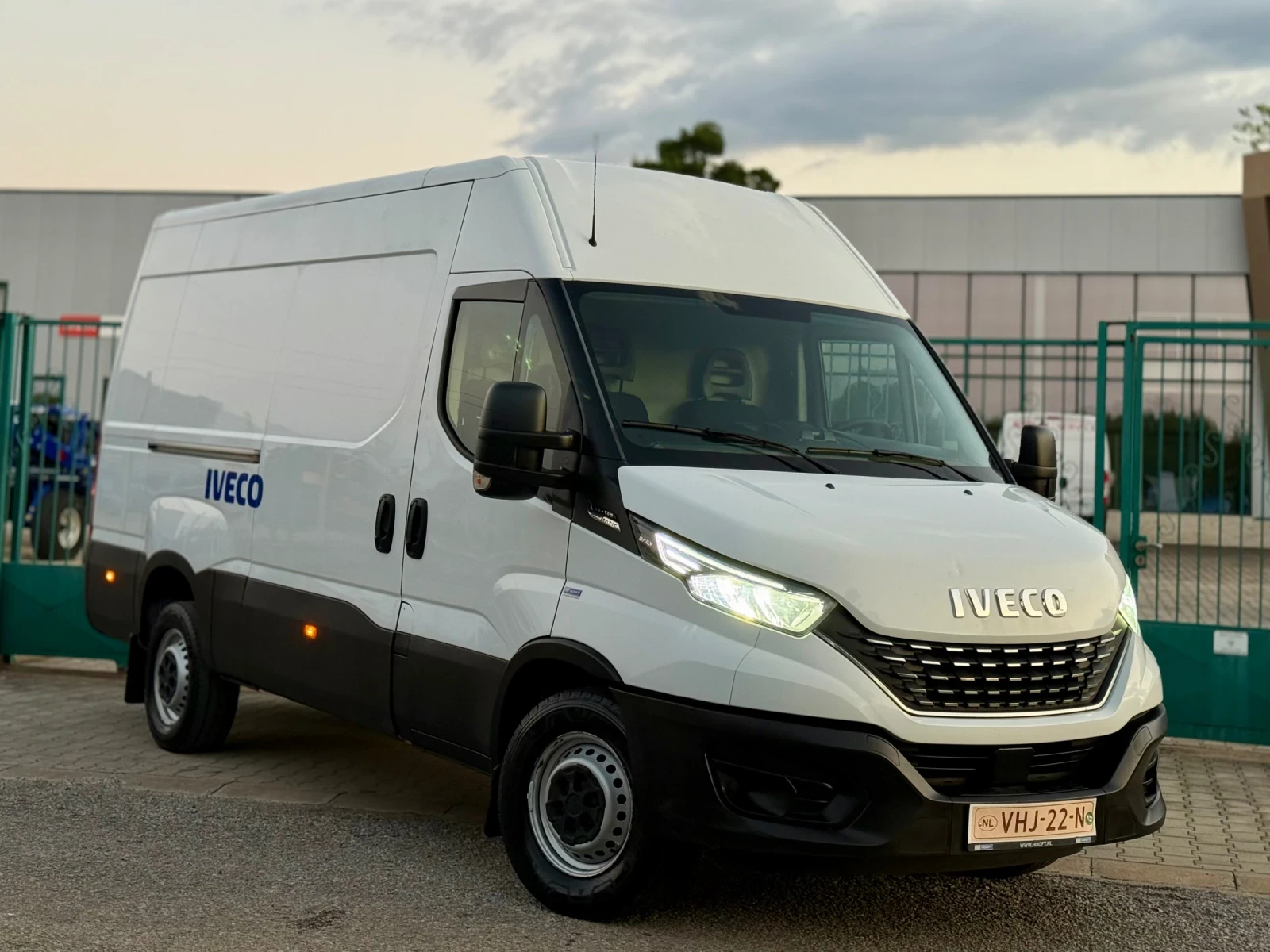 Iveco Daily 2.3d~160hp~HI-MATIC~FULL LED! - изображение 3
