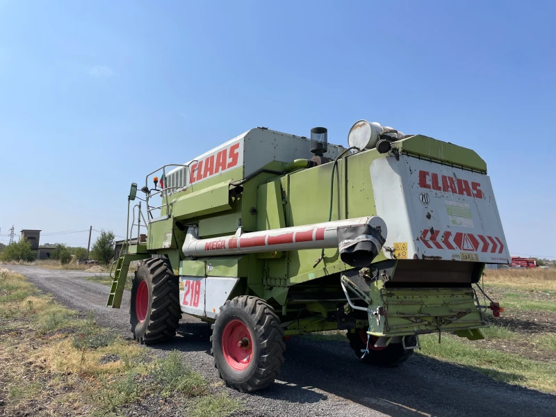 Комбайн Claas Mega 218, снимка 3 - Селскостопанска техника - 47670032