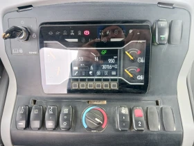 Багер Cat 428, снимка 6