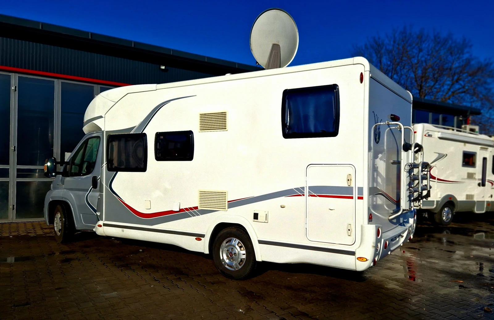 Кемпер Challenger Genesis 2.3 150ps AUTOMAT - изображение 4