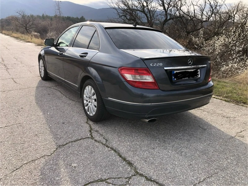 Mercedes-Benz C 220, снимка 6 - Автомобили и джипове - 47296008