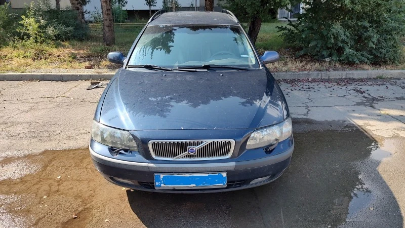 Volvo V70 2.4 Bi-Fuel, снимка 2 - Автомобили и джипове - 46675253