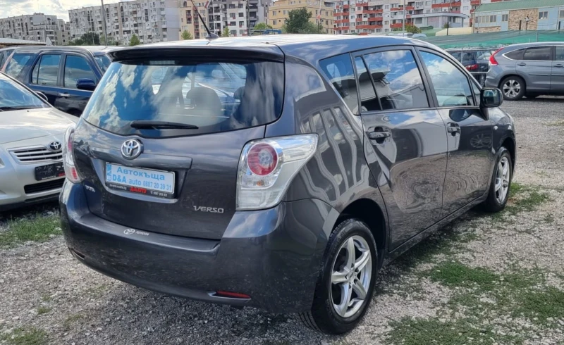 Toyota Verso 1.8i  7места Швейцария , снимка 6 - Автомобили и джипове - 47231150