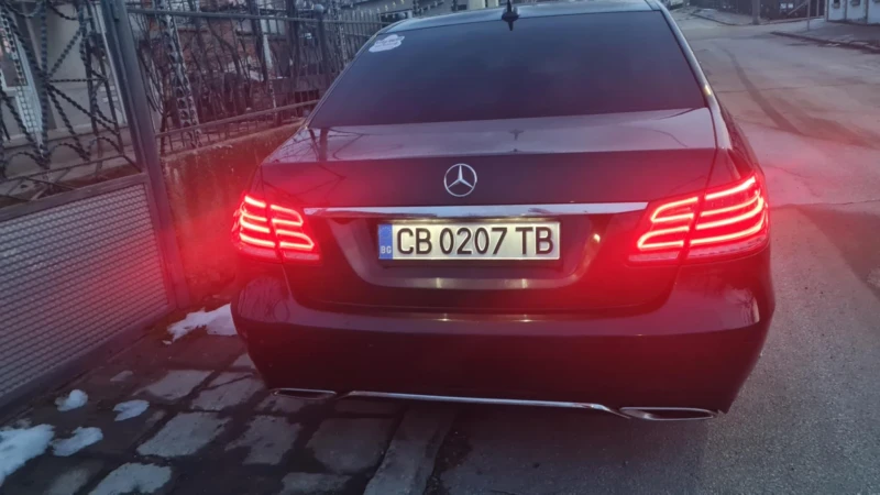 Mercedes-Benz E 220 E220, снимка 7 - Автомобили и джипове - 49421135