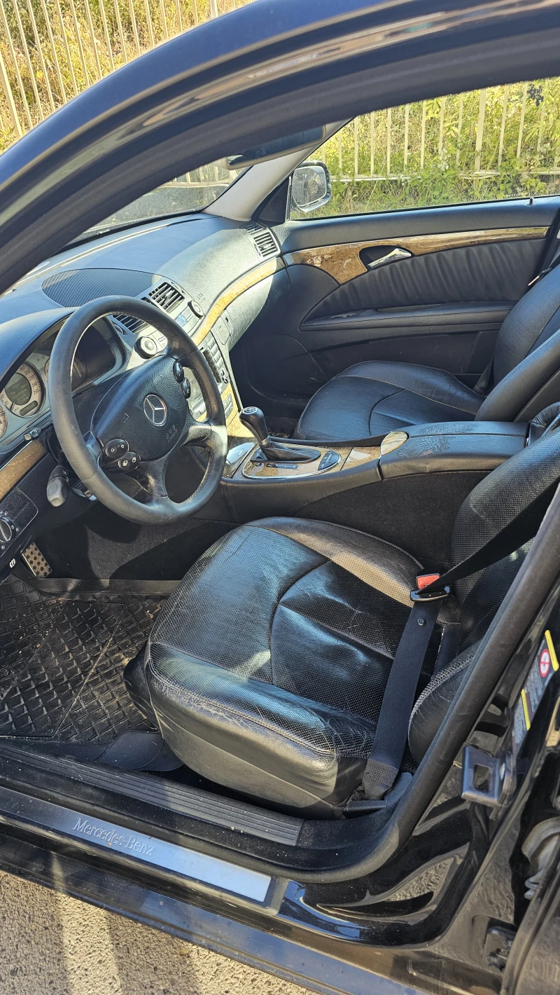 Mercedes-Benz E 350 AVANGARD 4-Matic - Газ, снимка 9 - Автомобили и джипове - 52214120