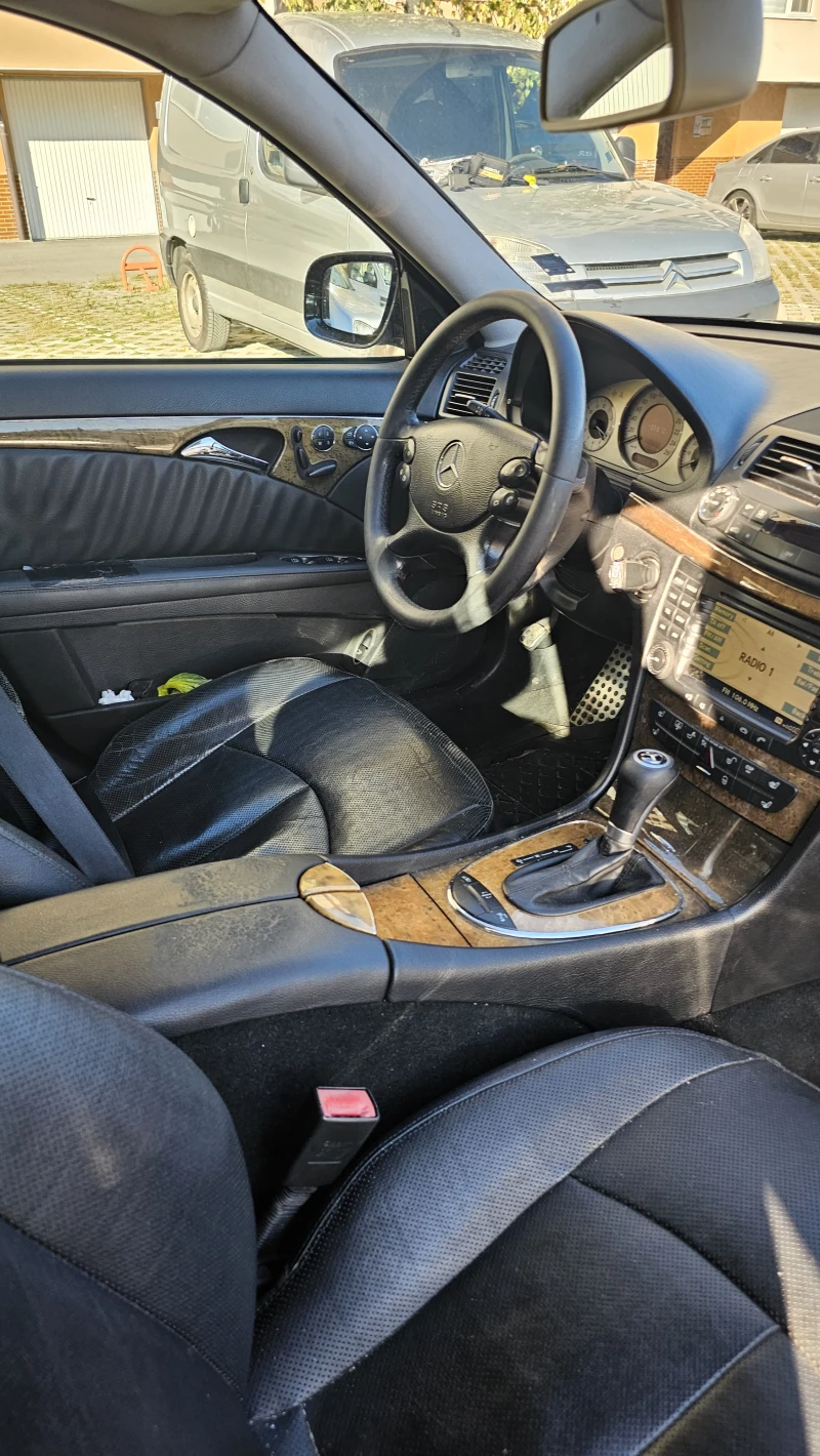 Mercedes-Benz E 350 AVANGARD 4-Matic - Газ, снимка 10 - Автомобили и джипове - 52214120
