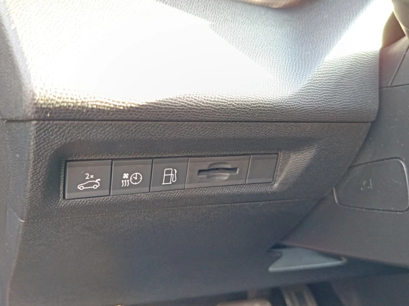 Peugeot 408 GT Plug-in HYBRID, снимка 9 - Автомобили и джипове - 53044087