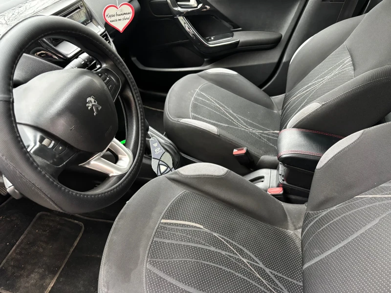 Peugeot 208 1.4vti, снимка 10 - Автомобили и джипове - 53418866