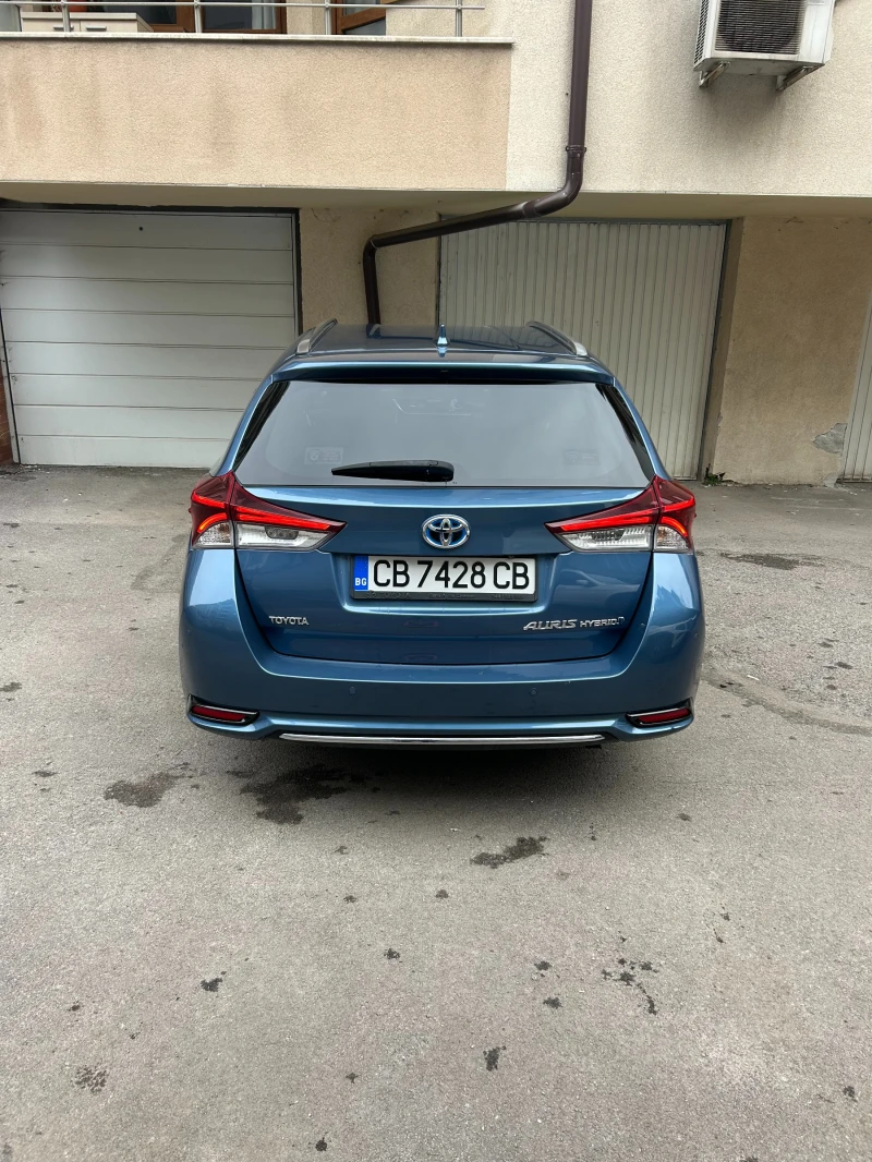 Toyota Auris 1.8 VVT-h (В Гаранция), снимка 6 - Автомобили и джипове - 53475334