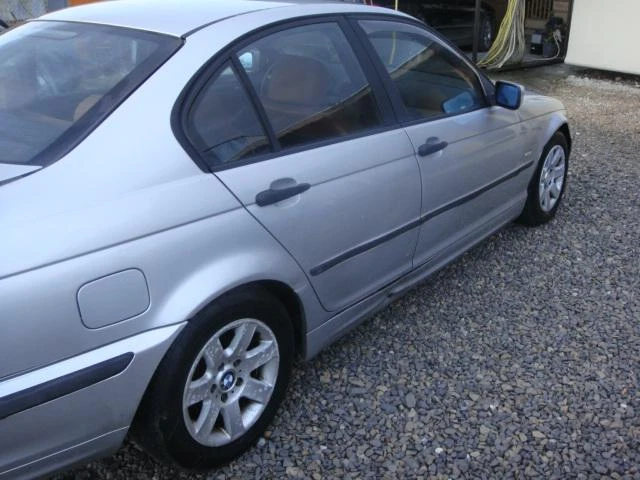 BMW 320 2.0D 3бр. АВТОМАТ, снимка 8 - Автомобили и джипове - 9504370