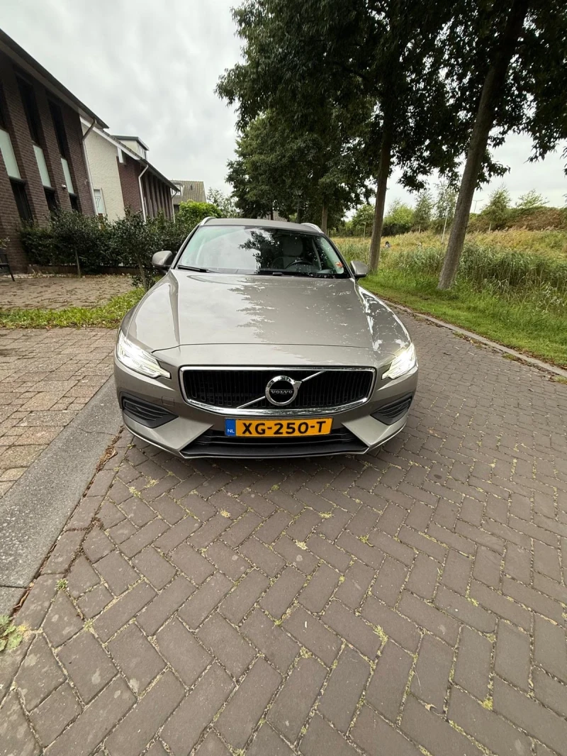 Volvo V60 2.0 D4 Momentum 190кс - 33500 лв. - 85890672 1