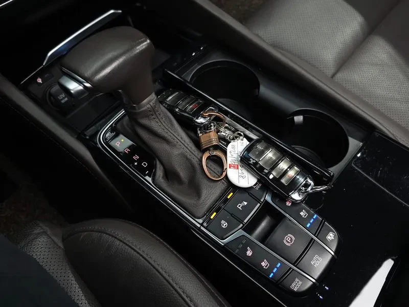 Kia K7 2.4 HYBRID, снимка 9 - Автомобили и джипове - 56408769