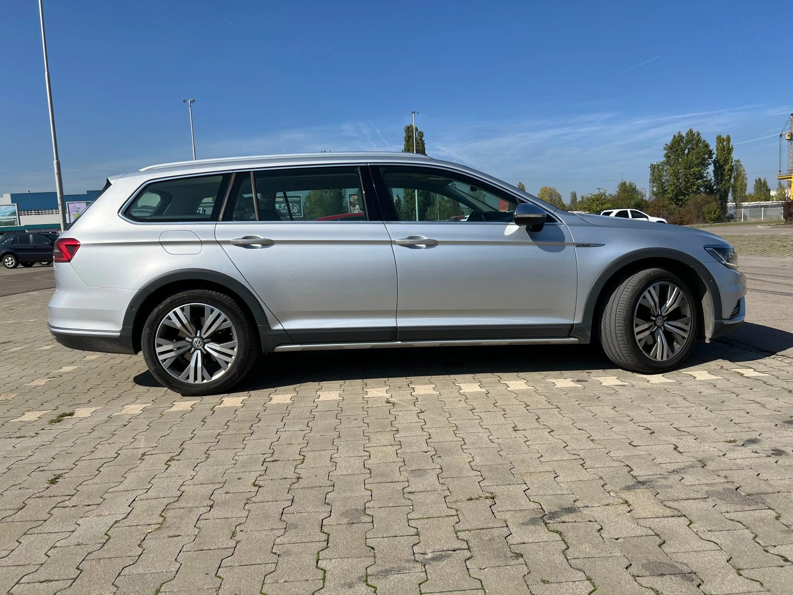 VW Passat Alltrack - изображение 3