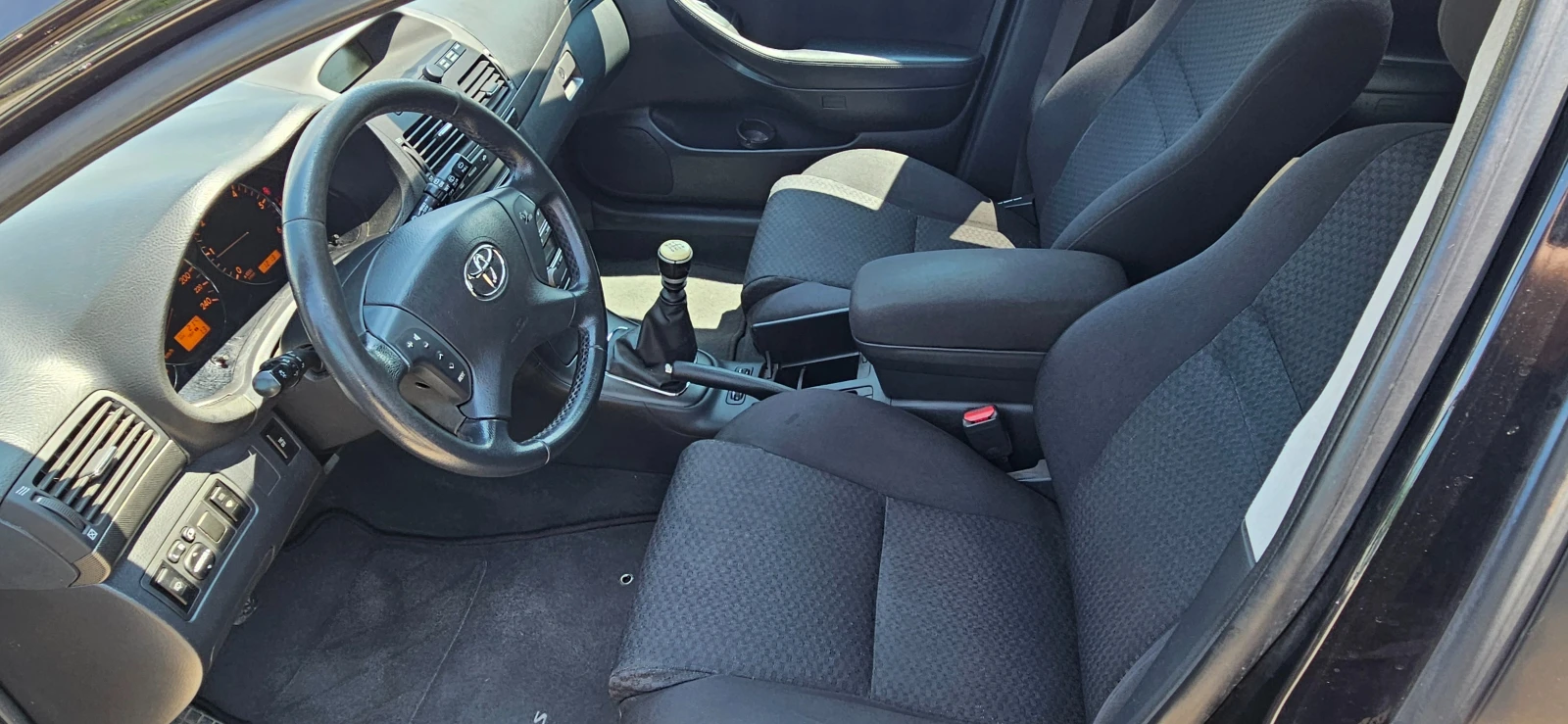 Toyota Avensis 2.2 D-CAT - изображение 9