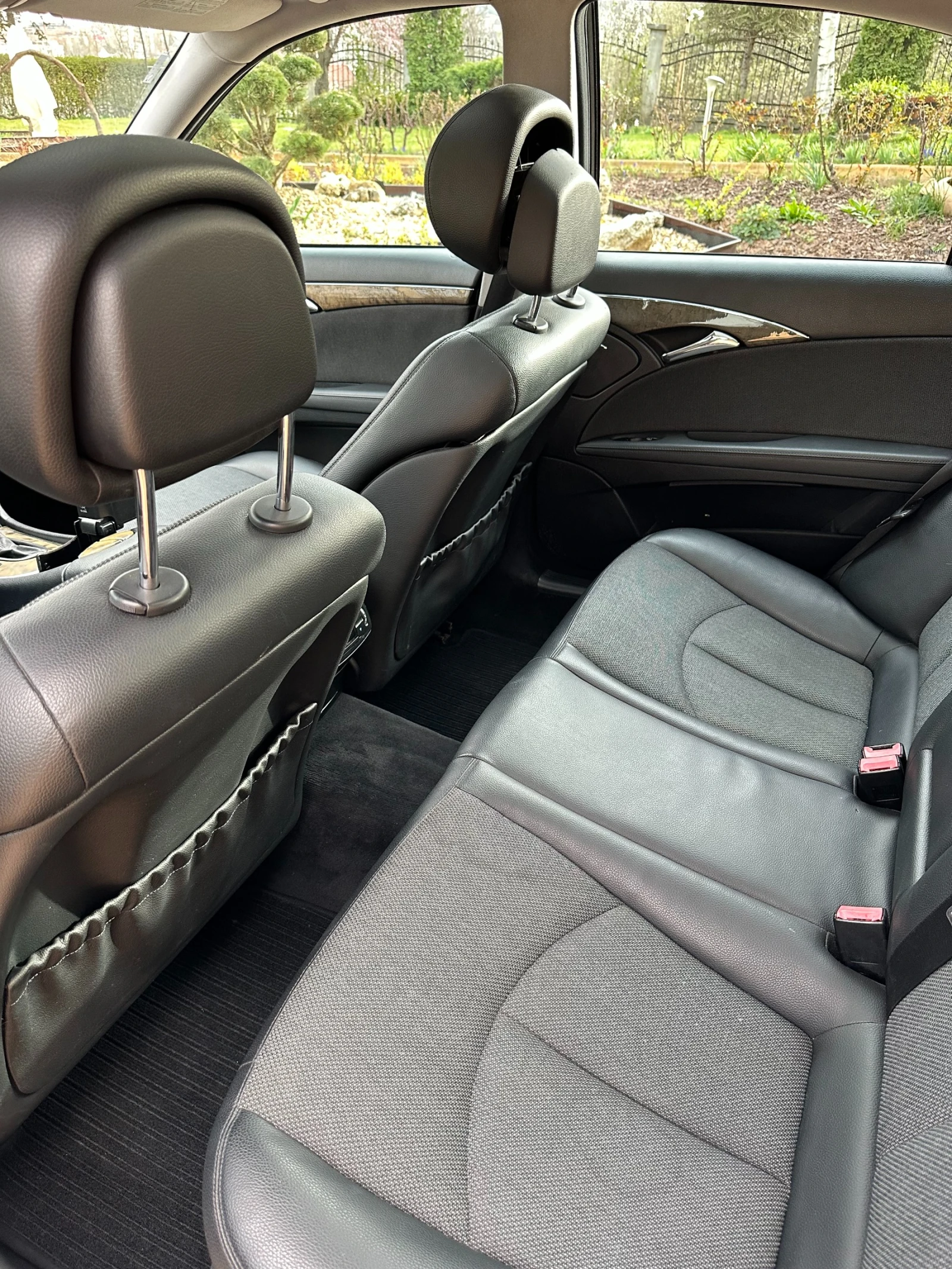 Mercedes-Benz E 320 V6 ВЕРИГИ/ NAVI/ PANO - изображение 8