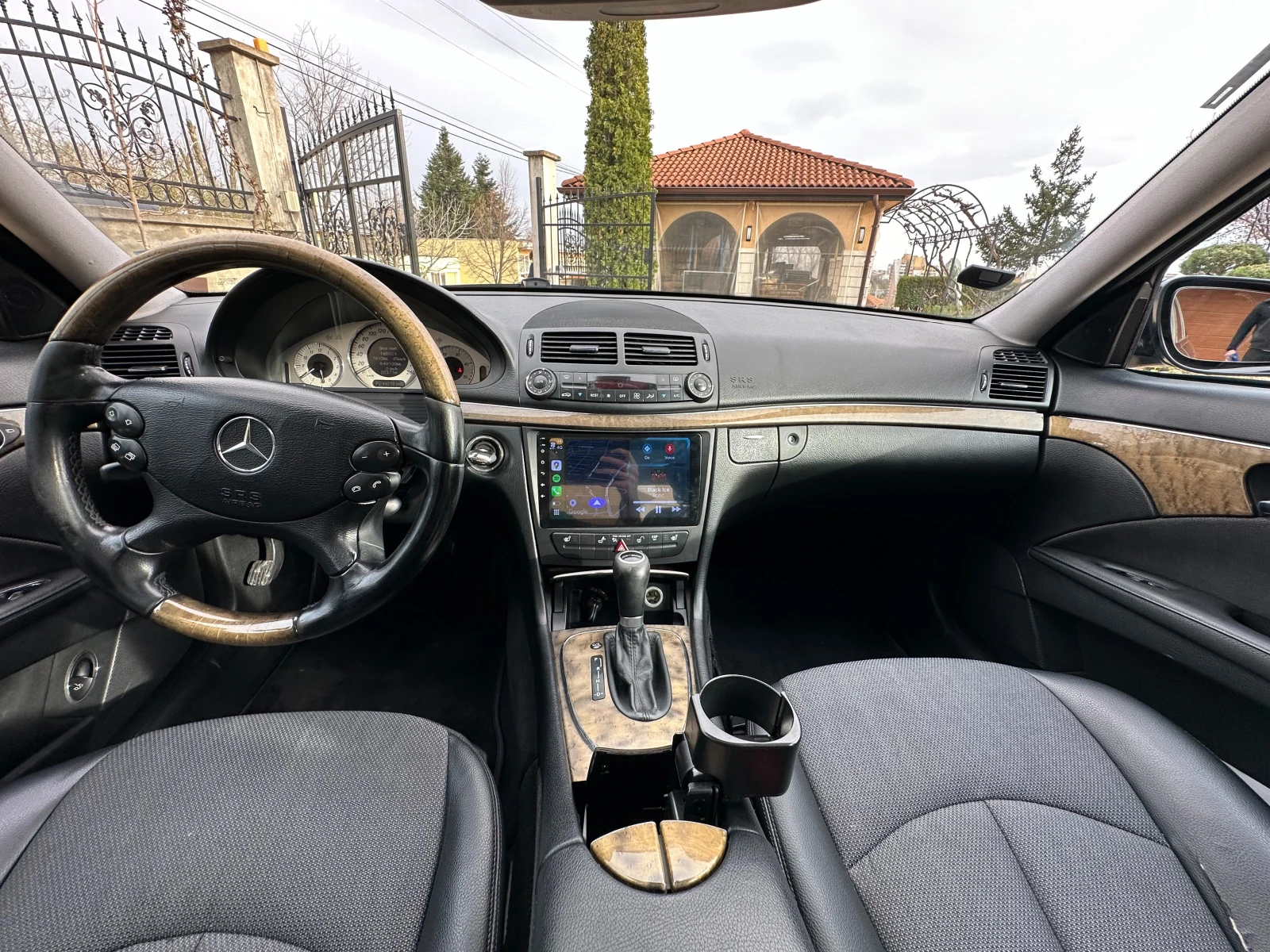 Mercedes-Benz E 320 V6 ВЕРИГИ/ NAVI/ PANO - изображение 6