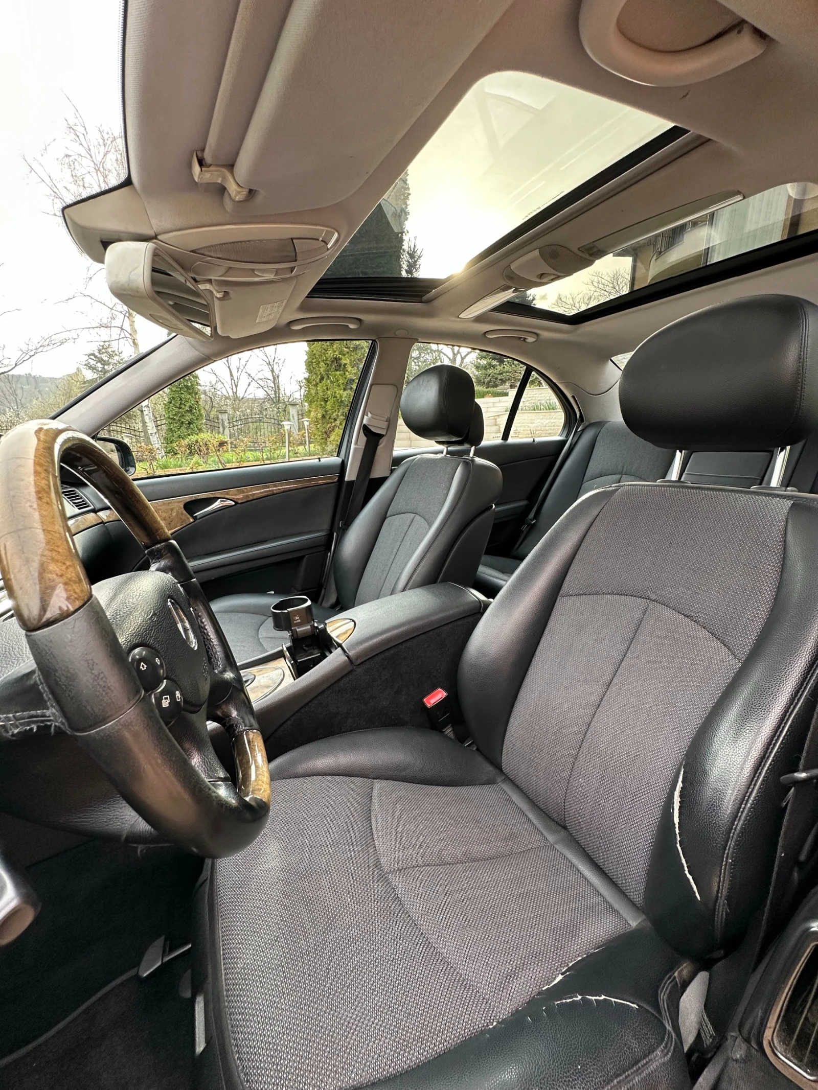 Mercedes-Benz E 320 V6 ВЕРИГИ/ NAVI/ PANO - изображение 7
