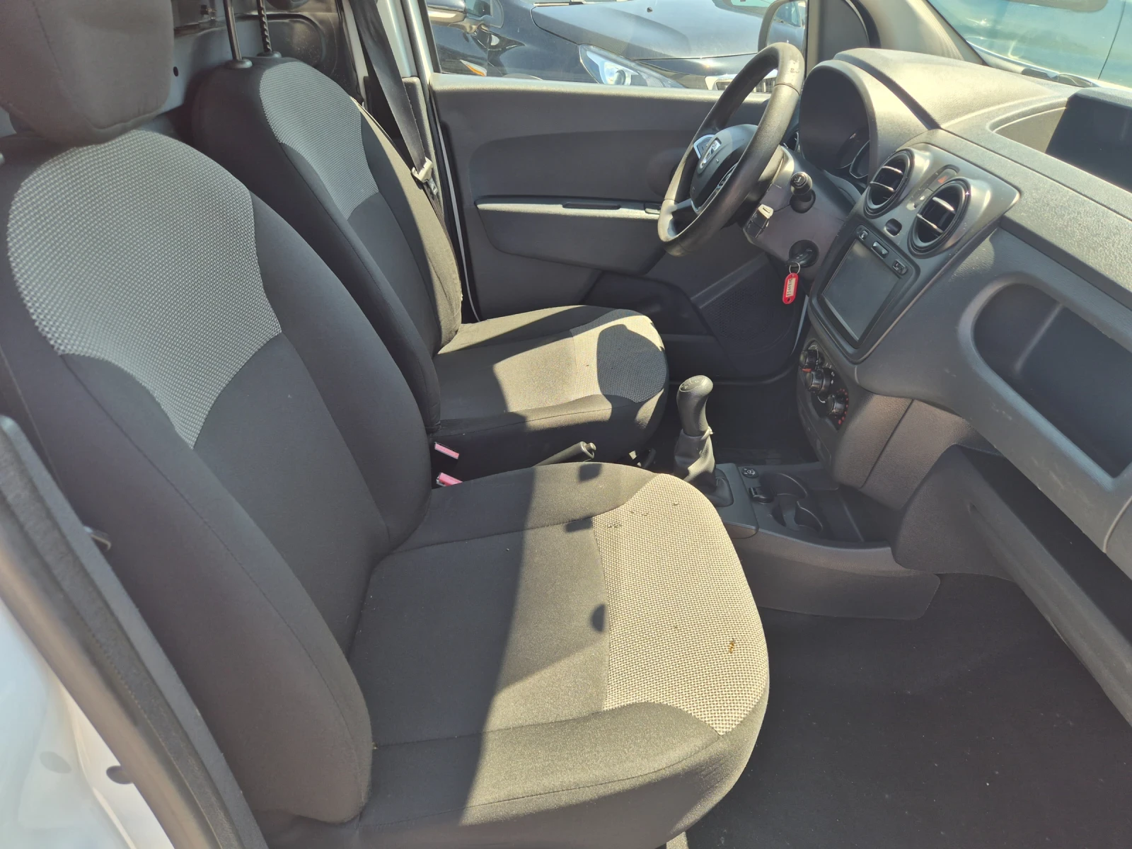 Dacia Dokker 1.6 ГАЗ - изображение 6