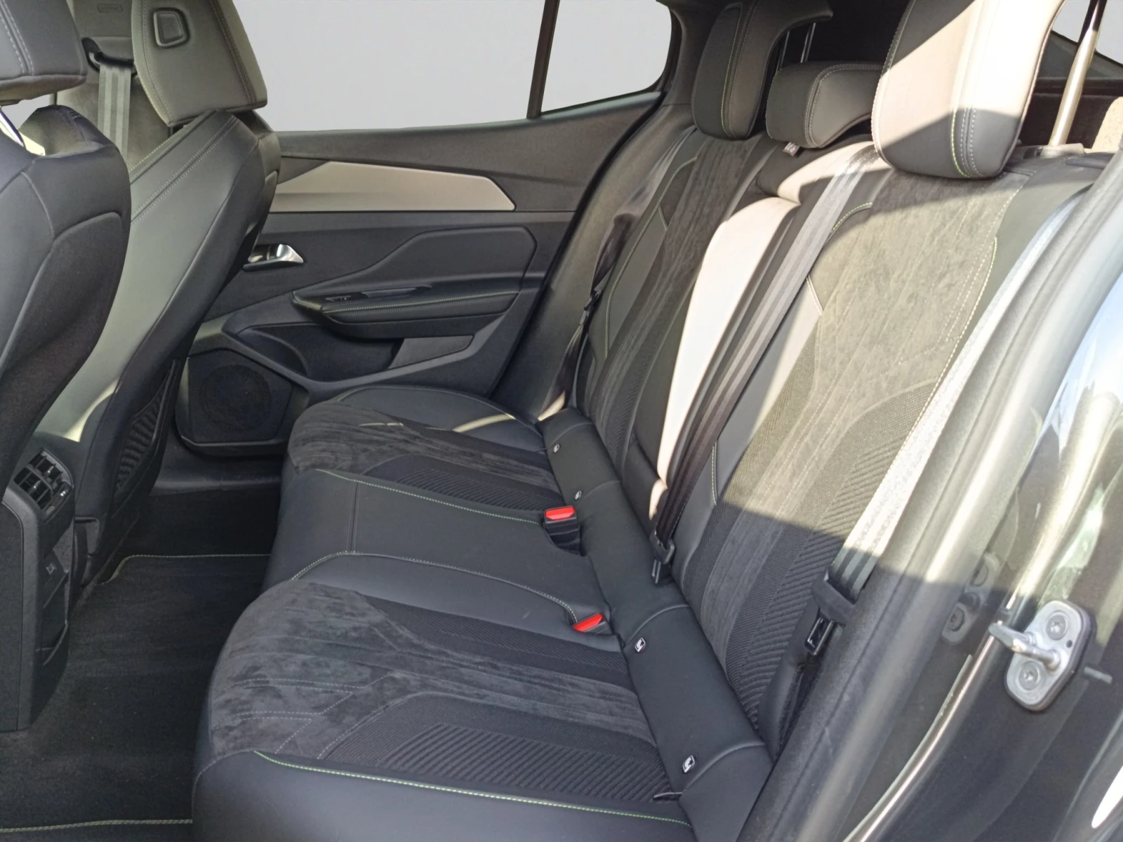 Peugeot 408 GT Plug-in HYBRID | Mobile.bg � ����������� 15