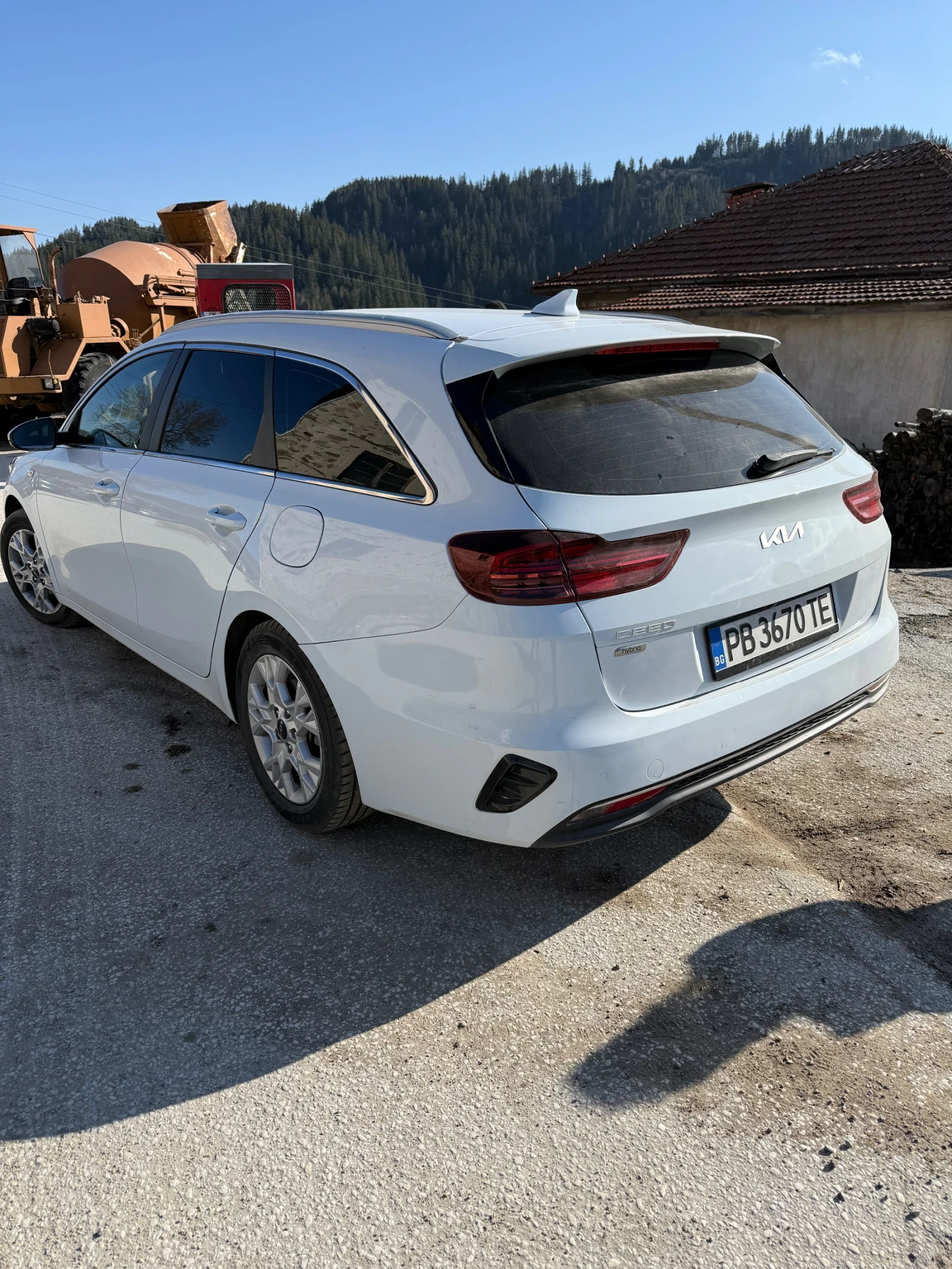 Kia Ceed  1.6Mild-Hybrid , снимка 4 - Автомобили и джипове - 53353357
