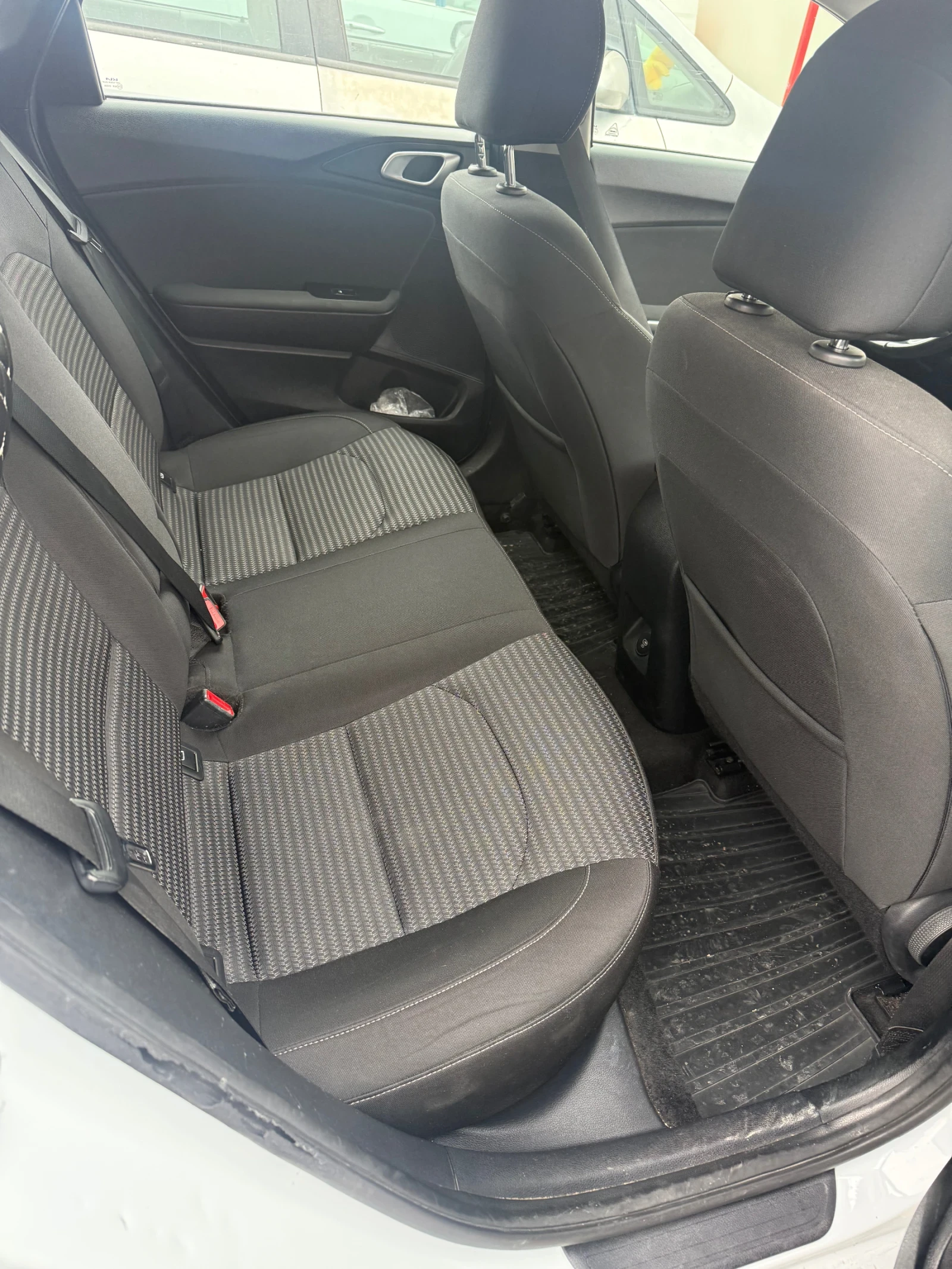 Kia Ceed  1.6Mild-Hybrid  | Mobile.bg � ����������� 10