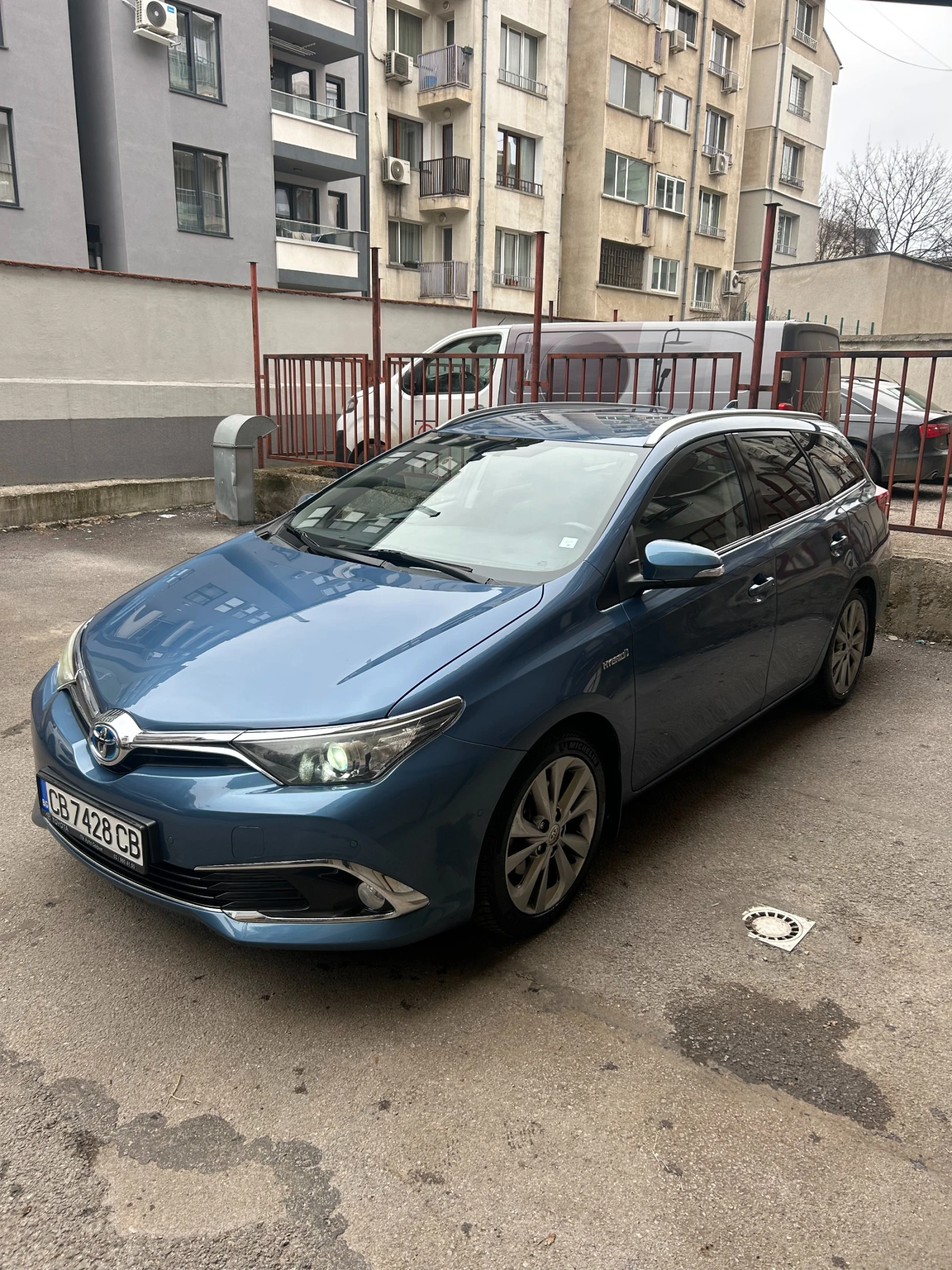 Toyota Auris 1.8 VVT-h (В Гаранция) - изображение 3